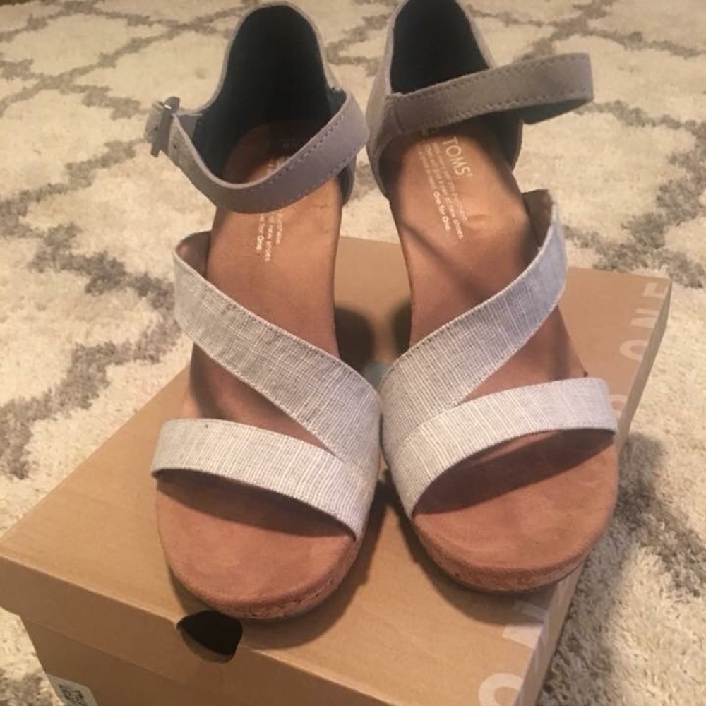 Toms Clarissa Grey/white linen. Sz 9